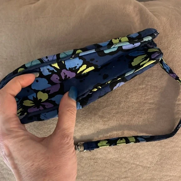 Vera Bradley Indigo Pop Expandable Wristlet Wallet, Navy/Floral, Retired - Picture 5 of 9